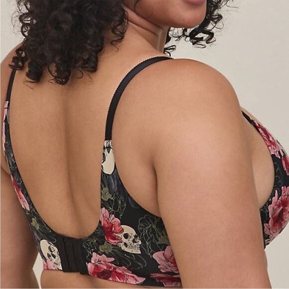 NWT Torrid wire free push up plunge bra skull and roses pattern 42C - Picture 2 of 8